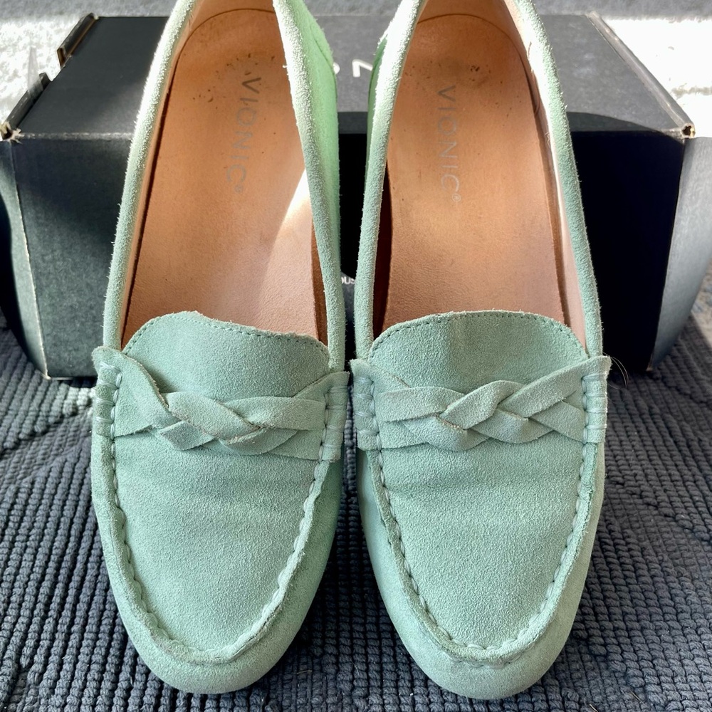 ‼️SALE‼️Vionic Suede Moccasin Flats - Montara